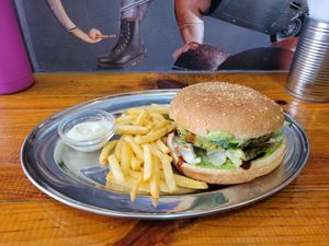 Green Revolution burger with fries and mayo at Green Revolution - Maybe closed in Lisbon
