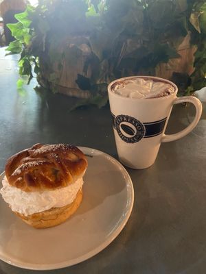 Swedish vegan fika 🍰 at Espresso House - Stortorget in Lund