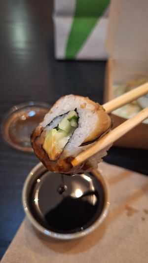 También viene con esta salsa dulce 👌🏻
Nasu Roll 🍣🍣🍣🔥 at Vegan On Polanco in Mexico City