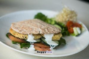 Sándwich Falafel de Quinoa, delicious VOP Creation at V.O.P. - Very Organic People in Santiago