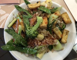 Gemüsepfanne, vom Buffet zusammengestellt / vegetable stir-fry from the buffet  at China Restaurant Majestic in Straubing