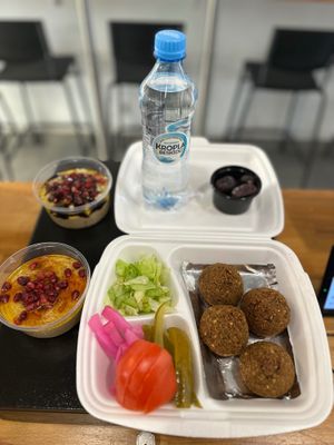 Extra classic at House Falafel & Hummus in Warsaw