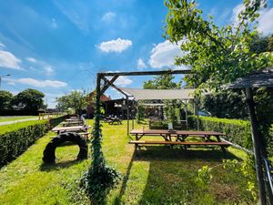Our beautiful green terras 💚 at De Biertuin in Ravels