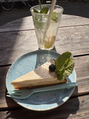 Käsekuchen   at Galerie POP in Domburg