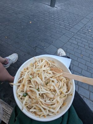 Vegan pad Thai at Tuk Tik Thaï Food District in Bordeaux