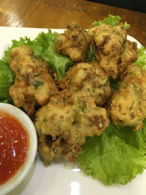 Deep Fried Cauliflower  at Vegetarian in the Golden Age in Vientiane