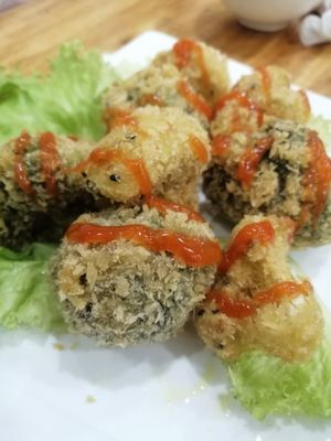 Fried broccoli and cauliflower at Vegetarian in the Golden Age in Vientiane