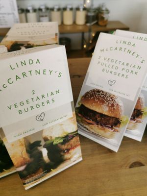 Hamburguesas de Linda McCartney's at Lo Que Diga Lola in Coslada