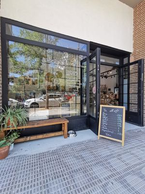  at Lo Que Diga Lola in Coslada