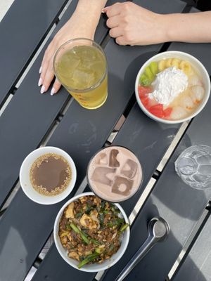 Mapo tofu and lychee sweet bowl   at Ming-Teng HAO HAO in Tokyo