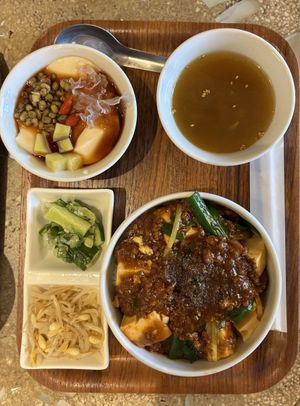 Vegan Lunch set with Mapo Tofu, Miso Soup, Pickles and Sweet Soy Bean Soup 🍲   at Ming-Teng HAO HAO in Tokyo