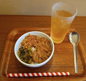 Breakfast set minced pork on rice + jasmine tea (800¥) at Ming-Teng HAO HAO in Tokyo