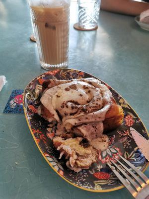 Cinnamon roll warmed up at Bury Me Standing in Cairns