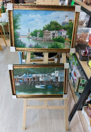 Also sells paintings at Home Veggie Shop - 愛回家養生店 in Outlying Islands