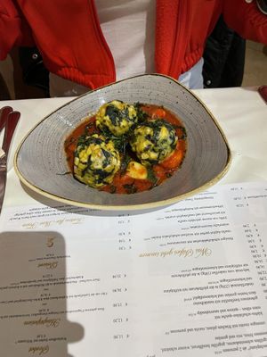 Hausgemachte Spinatknödel auf Tomaten- Zucchiniragout  at GenussSpecht in Spielberg