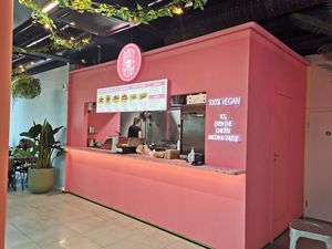  at Dirty Vegan - Barcode Street Food in Oslo