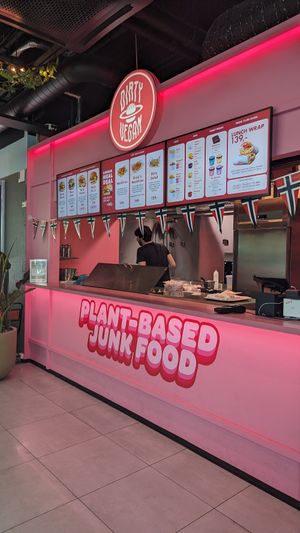  at Dirty Vegan - Barcode Street Food in Oslo