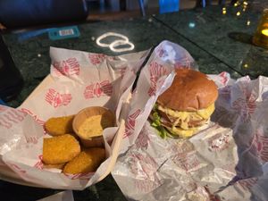 Garlic Burger and Nuggets with the Dirty Sauce at Dirty Vegan - Barcode Street Food in Oslo