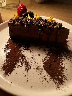 Tarta de chocolate   at MUDRA Plant Based  in Madrid