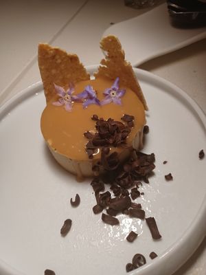Cheesecake de coco y dulce de leche at MUDRA Plant Based  in Madrid