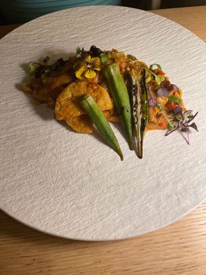 Pad Thai tempeh - Stir-fried rice noodles in spicy cashew sauce, vegetables, grilled tempeh, nuts and roasted pak choi. 5-6 bites maximum - VERY small for a main dish. at MUDRA Plant Based  in Madrid