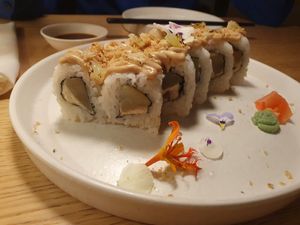 Sushi with coffee cream at MUDRA Plant Based  in Madrid