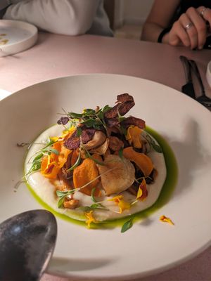 Braised mushrooms with sunchoke puree at MUDRA Plant Based  in Madrid