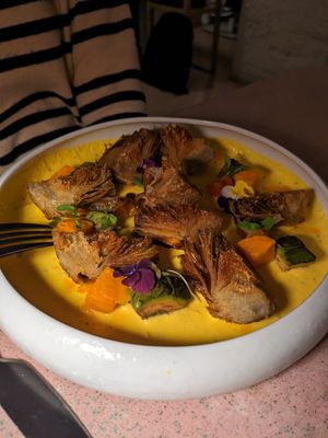 Artichoke entré at MUDRA Plant Based  in Madrid