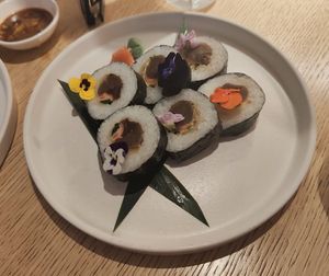 Tokyo roll at MUDRA Plant Based  in Madrid