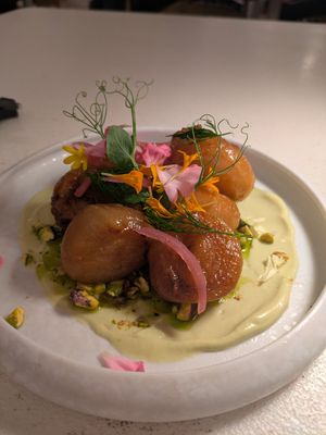 Miso glazed onions at MUDRA Plant Based  in Madrid