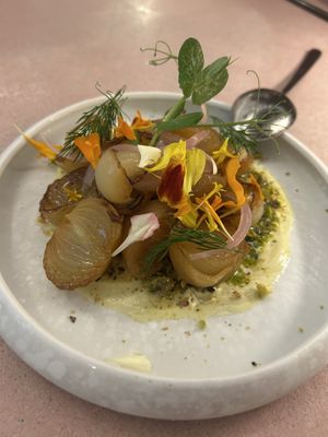 Miso butter onions  at MUDRA Plant Based  in Madrid