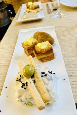 😋😋😋😋😋  at Amberes The Vegetarian Wine And Cocktail Bar in Valencia