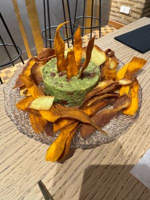 Guacamole and yuca chips at Amberes The Vegetarian Wine And Cocktail Bar in Valencia