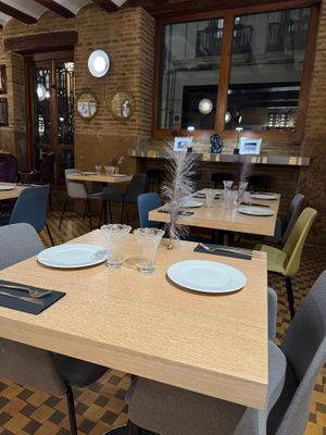 Interior at Amberes The Vegetarian Wine And Cocktail Bar in Valencia