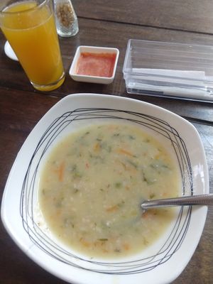 Oat soup at Allullas Vegetariano - Centro in Pasto