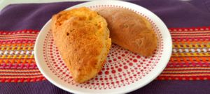 Samozas with vegetables and vegan protein at Las Veganas in Medellin