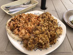 Desayuno recalentado, tofu y frijol   at Las Veganas in Medellin