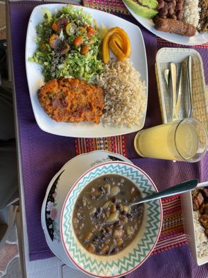 Plato del día   at Las Veganas in Medellin