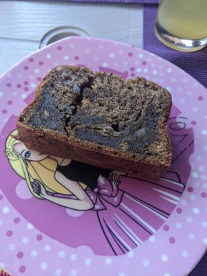 Torta de banano (6.000) - 4/5 at Las Veganas in Medellin