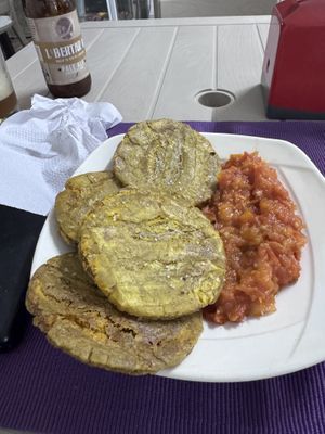 Patagones and hogoa  at Las Veganas in Medellin