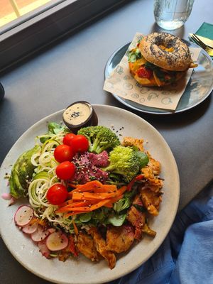 "No chicken" heura bowl and some bagel at Green&Berry Corner in Barcelona