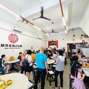 Crowded  at Shan Vege Dimsum 膳济素食点心楼 in Johor Bahru