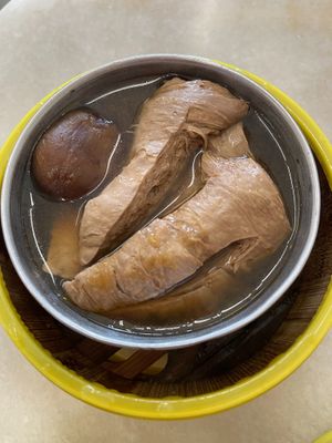 mock chicken feed at Shan Vege Dimsum 膳济素食点心楼 in Johor Bahru