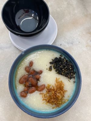 Peanut Seaweed Porridge at Shan Vege Dimsum 膳济素食点心楼 in Johor Bahru