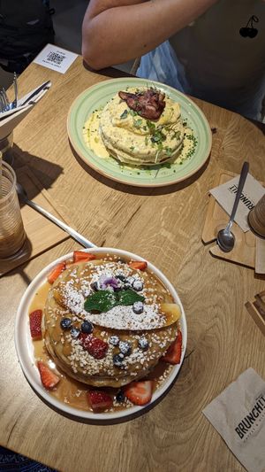 (bottom) vegan pancakes (top) my partners non-vegan pancakes at Brunchit  in Mallorca