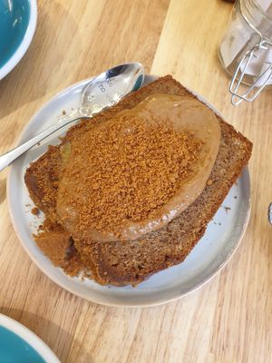 Banana bread avec crème de speculoos at BRÛLÉ in Toulouse