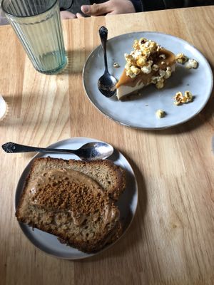 banana bread and cheesecake  at BRÛLÉ in Toulouse
