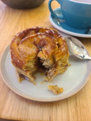 Cinamon roll at BRÛLÉ in Toulouse