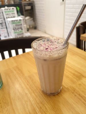 Violette latte at BRÛLÉ in Toulouse