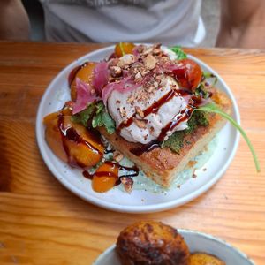 Summer toast ☀️ at BRÛLÉ in Toulouse